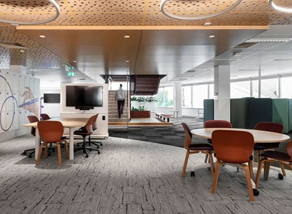 ������а�İ칫��װ����ƿռ��������ġ���IAG��˹